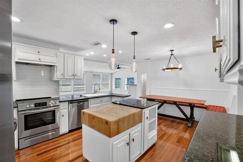 9551 Highedge Drive, Dallas, TX 75238 9551 Highedge Drive, Dallas, TX 75238