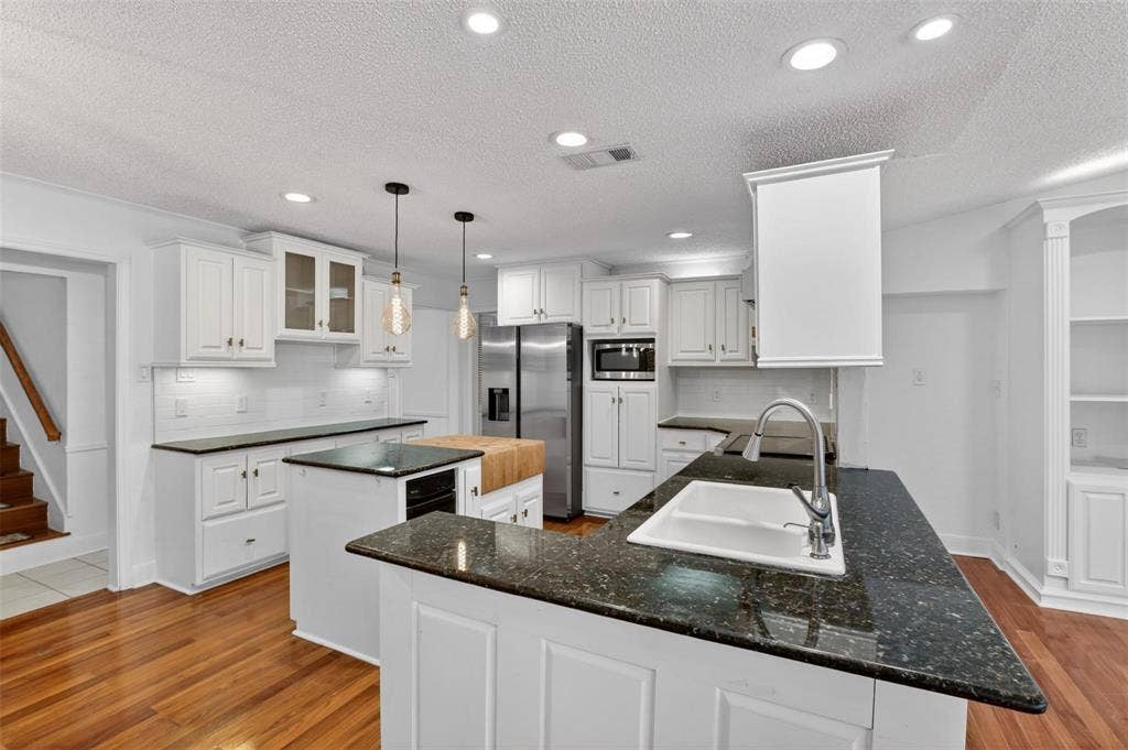 9551 Highedge Drive, Dallas, TX 75238 9551 Highedge Drive, Dallas, TX 75238