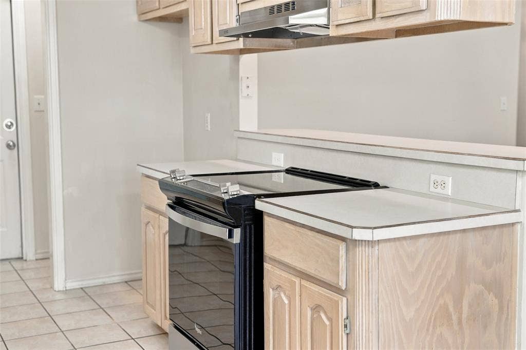 411 W Spring Street, Weatherford, TX 76086