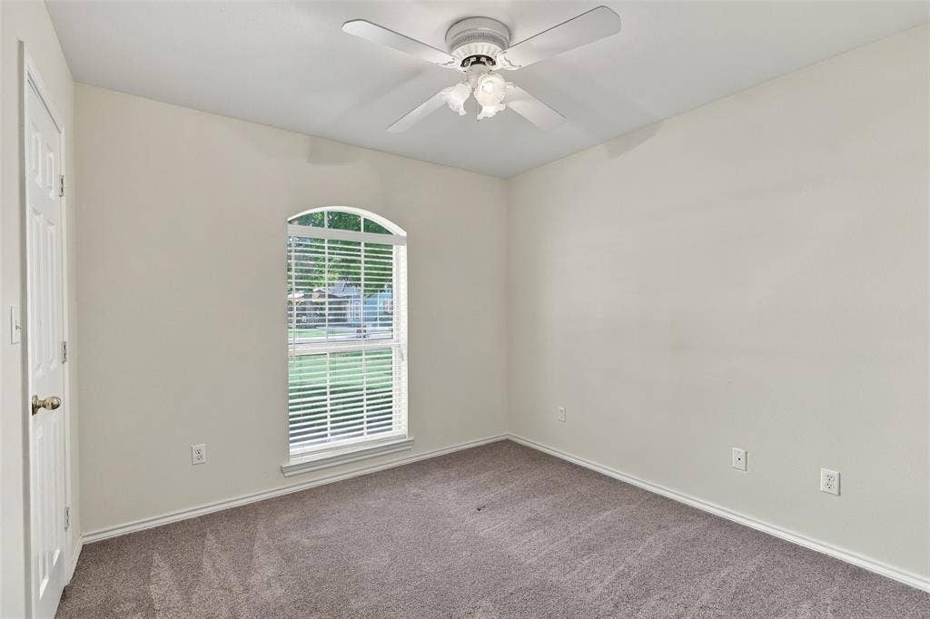 411 W Spring Street, Weatherford, TX 76086