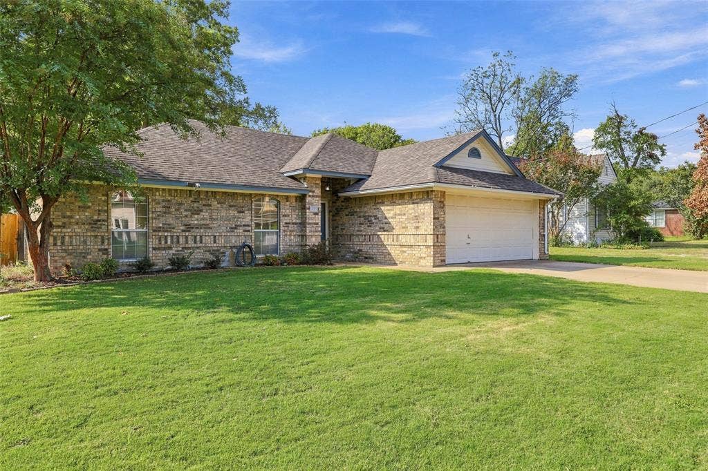 411 W Spring Street, Weatherford, TX 76086