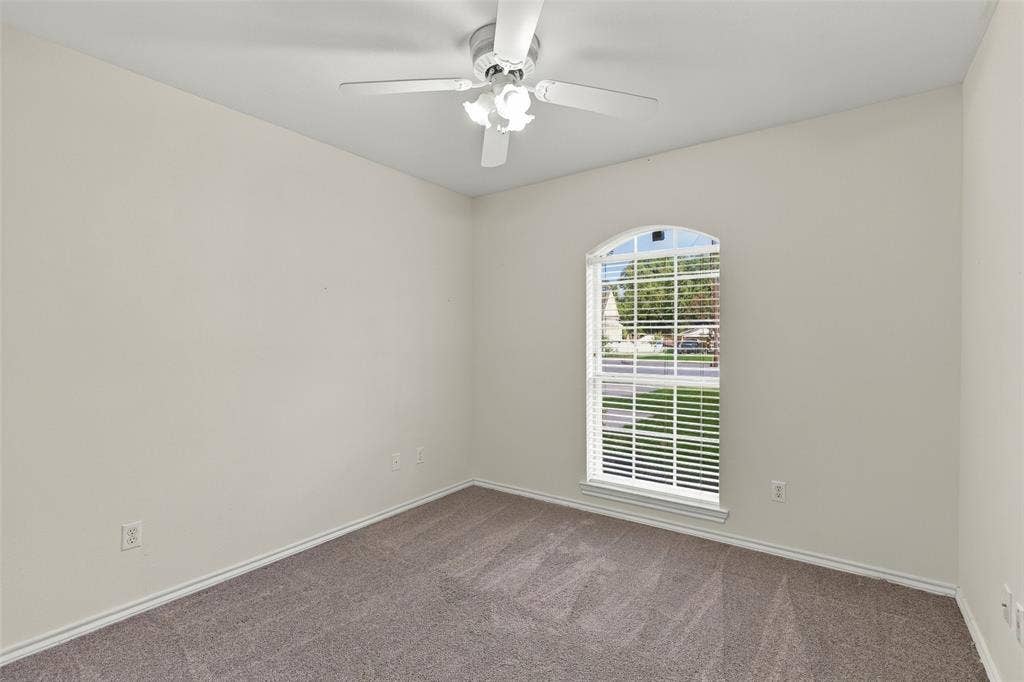 411 W Spring Street, Weatherford, TX 76086