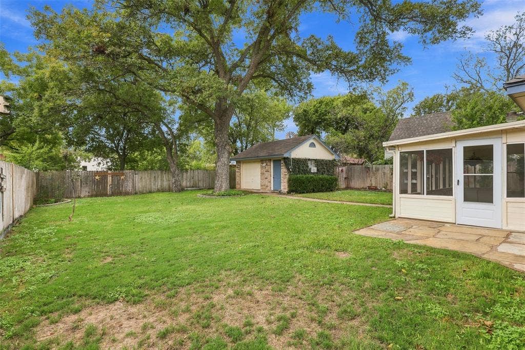 411 W Spring Street, Weatherford, TX 76086