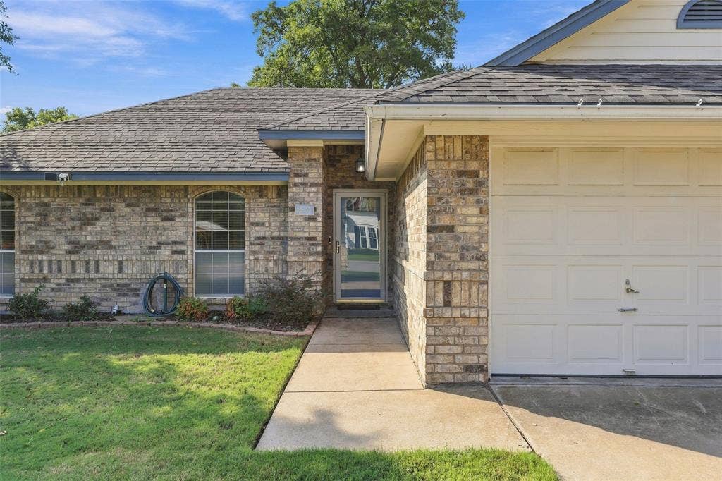 411 W Spring Street, Weatherford, TX 76086