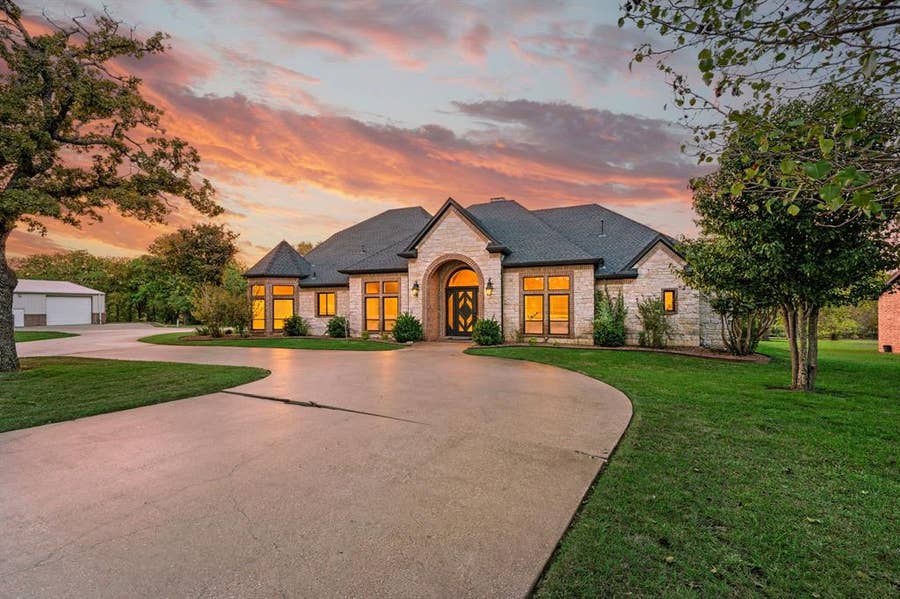 Property photo for 1000 Simmons Road, Flower Mound, TX