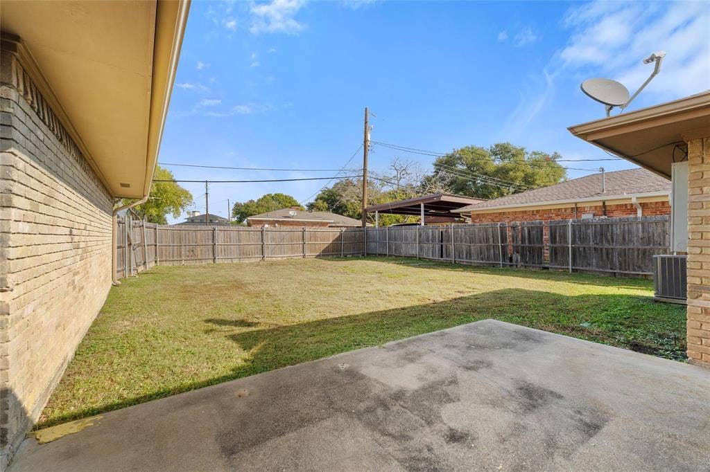 6907 Pickrell Drive, Dallas, TX 75227