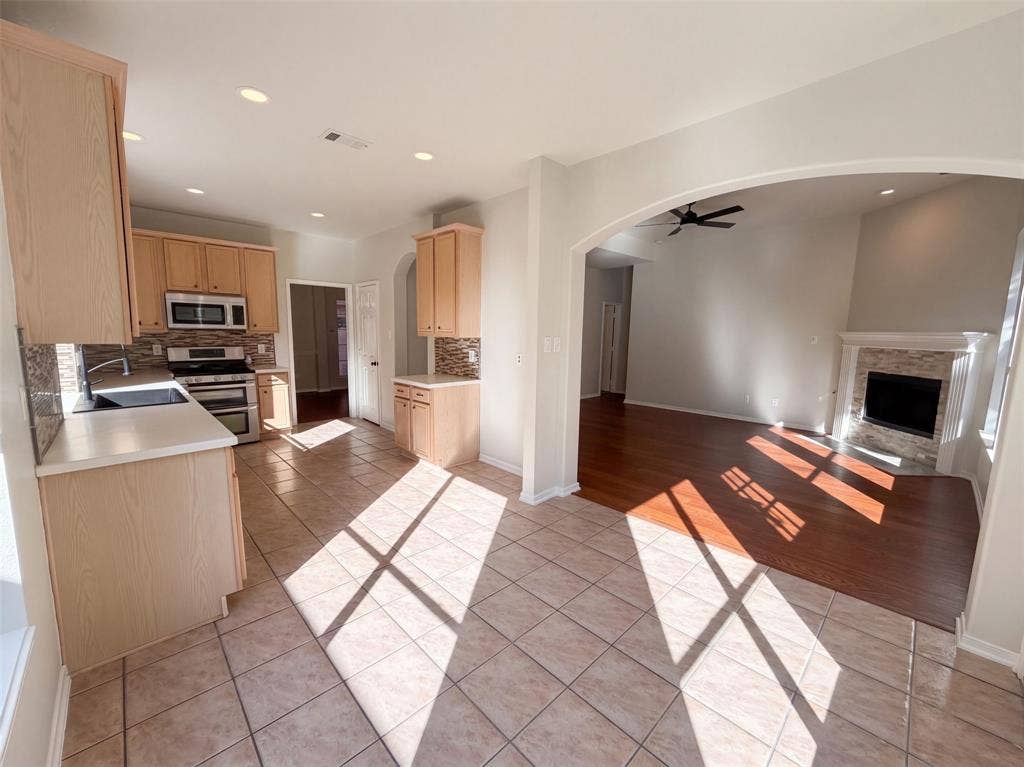 6208 Branchwood Trail, Flower Mound, TX 75028 6208 Branchwood Trail, Flower Mound, TX 75028