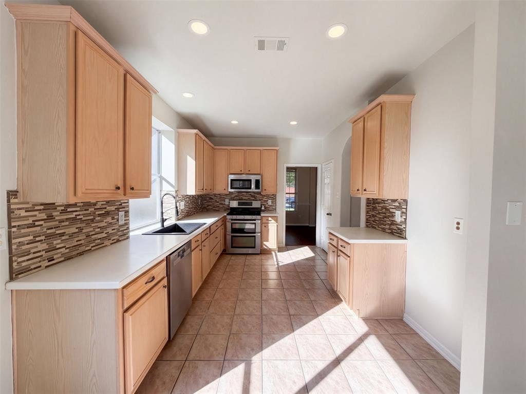 6208 Branchwood Trail, Flower Mound, TX 75028 6208 Branchwood Trail, Flower Mound, TX 75028