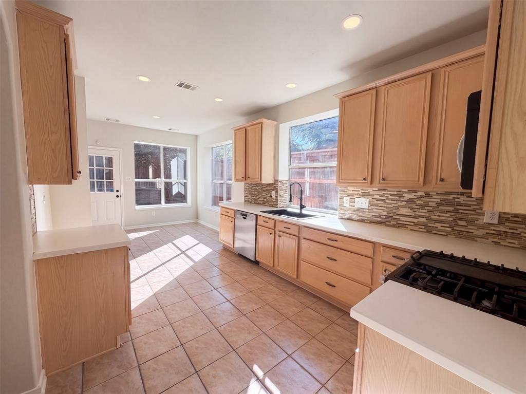 6208 Branchwood Trail, Flower Mound, TX 75028 6208 Branchwood Trail, Flower Mound, TX 75028
