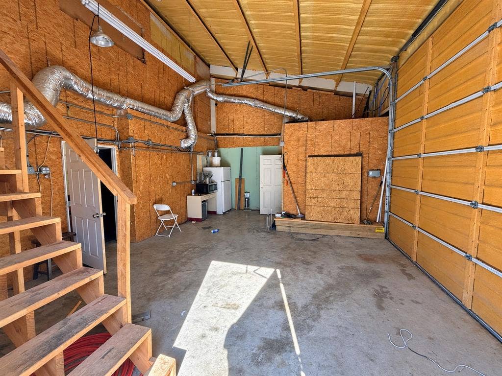 2524 Azle Highway, Weatherford, TX 76085 2524 Azle Highway, Weatherford, TX 76085