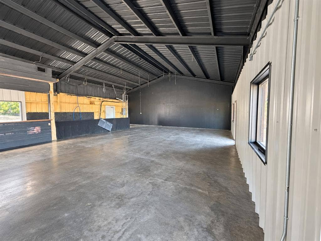 2524 Azle Highway, Weatherford, TX 76085 2524 Azle Highway, Weatherford, TX 76085