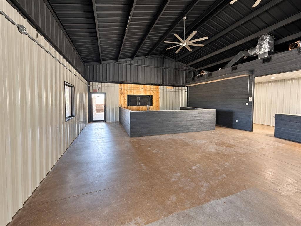 2524 Azle Highway, Weatherford, TX 76085 2524 Azle Highway, Weatherford, TX 76085
