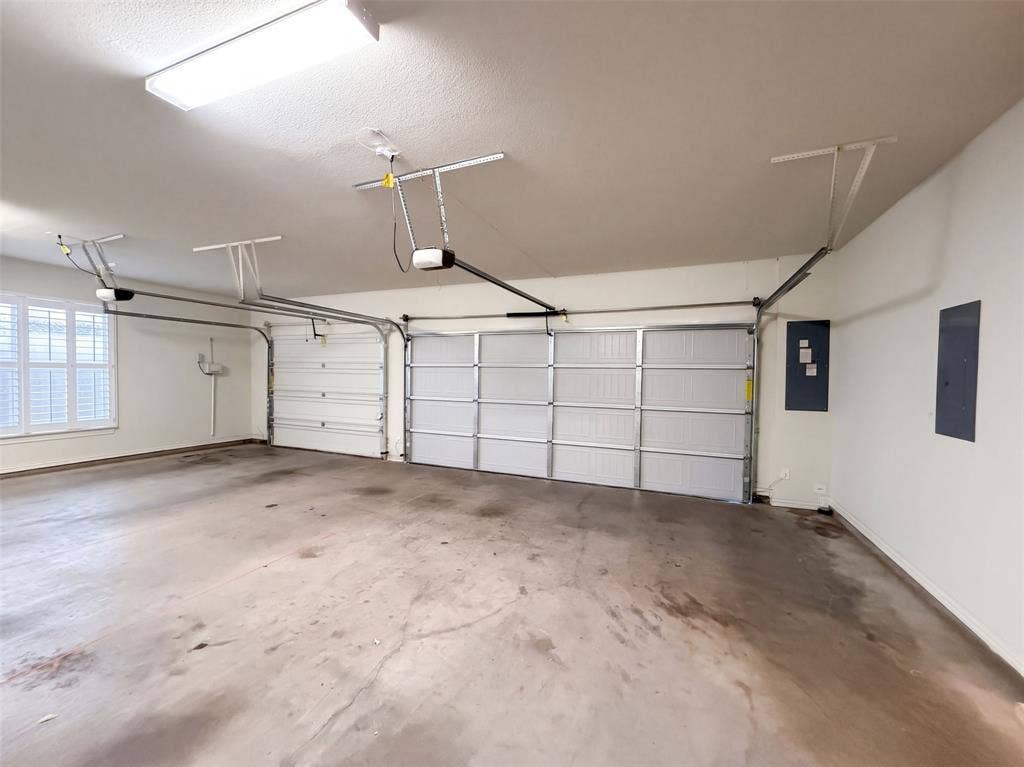 1505 Hudson Drive, Ennis, TX 75119 1505 Hudson Drive, Ennis, TX 75119