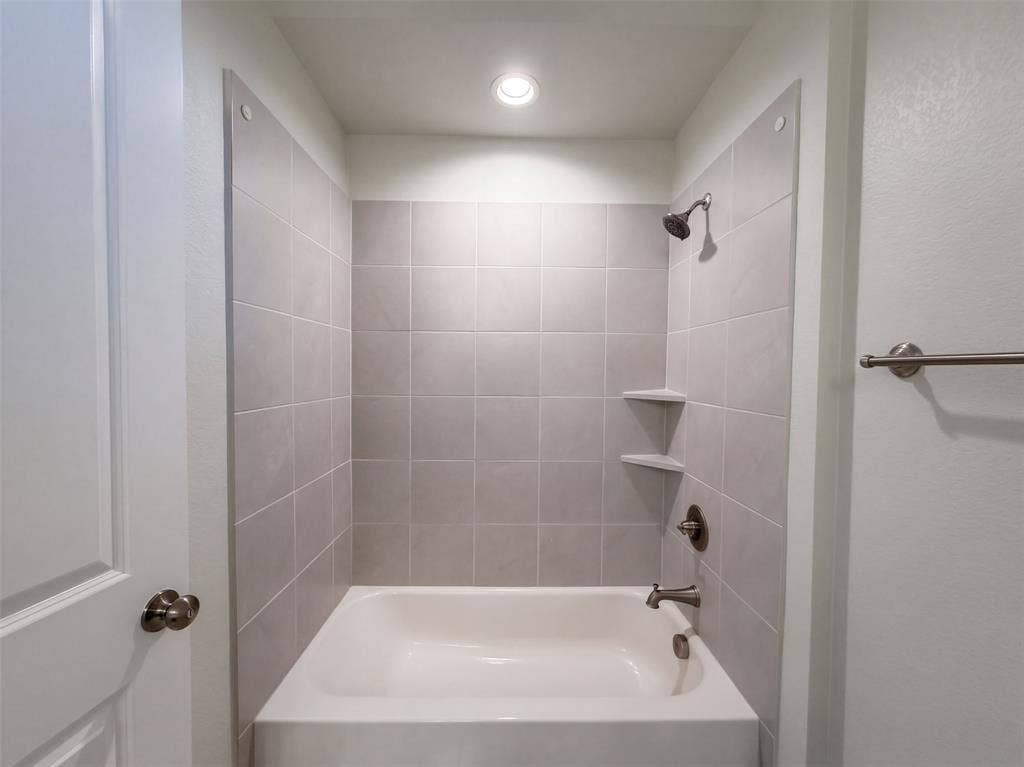 1505 Hudson Drive, Ennis, TX 75119 1505 Hudson Drive, Ennis, TX 75119