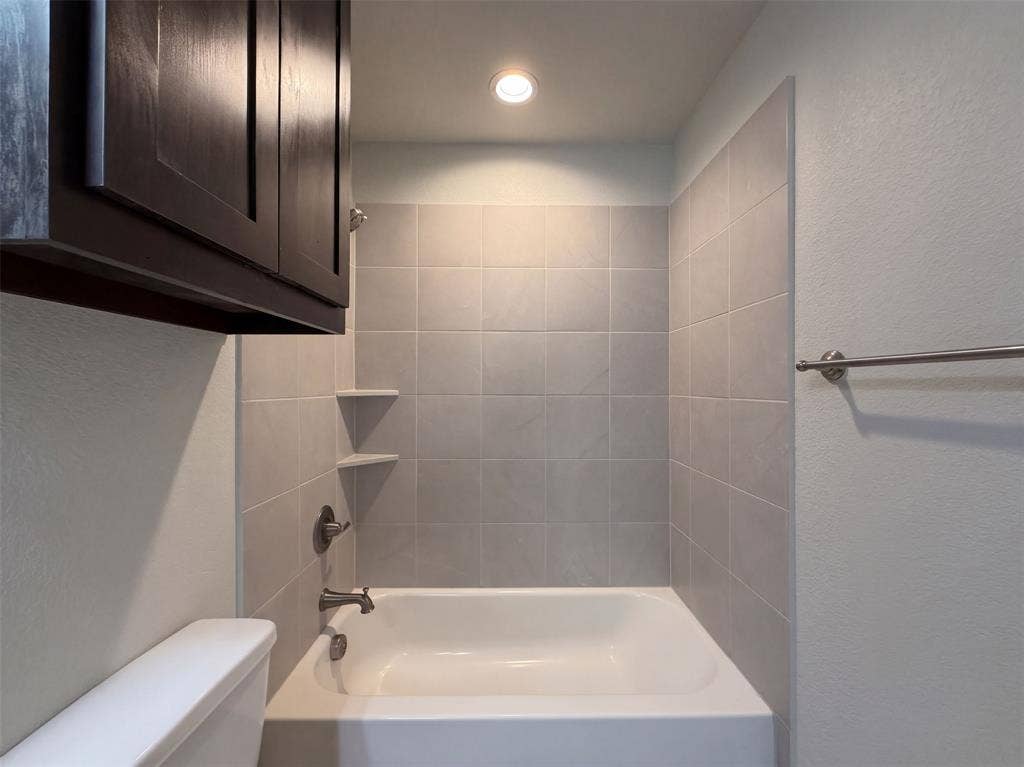 1505 Hudson Drive, Ennis, TX 75119 1505 Hudson Drive, Ennis, TX 75119