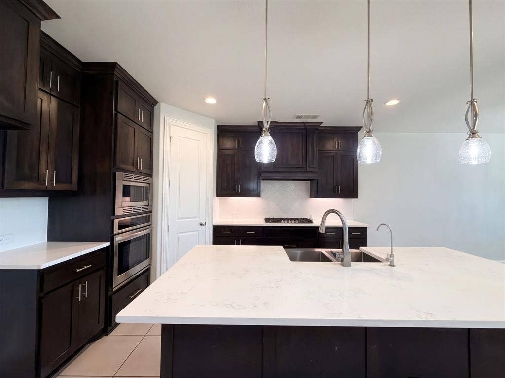 1505 Hudson Drive, Ennis, TX 75119 1505 Hudson Drive, Ennis, TX 75119