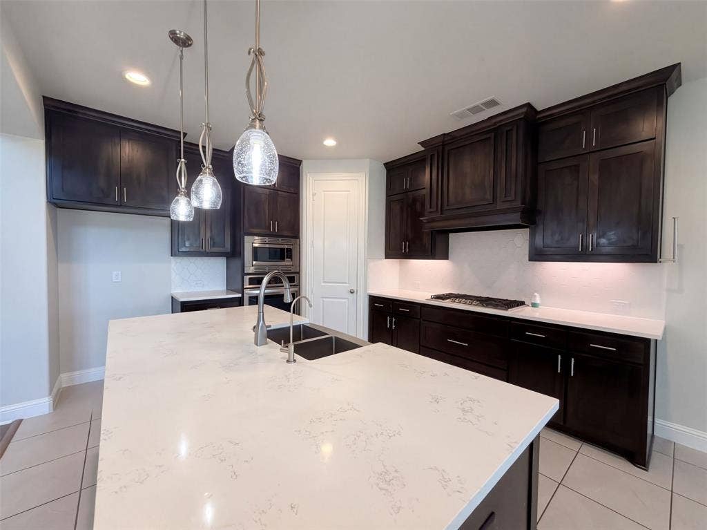 1505 Hudson Drive, Ennis, TX 75119 1505 Hudson Drive, Ennis, TX 75119