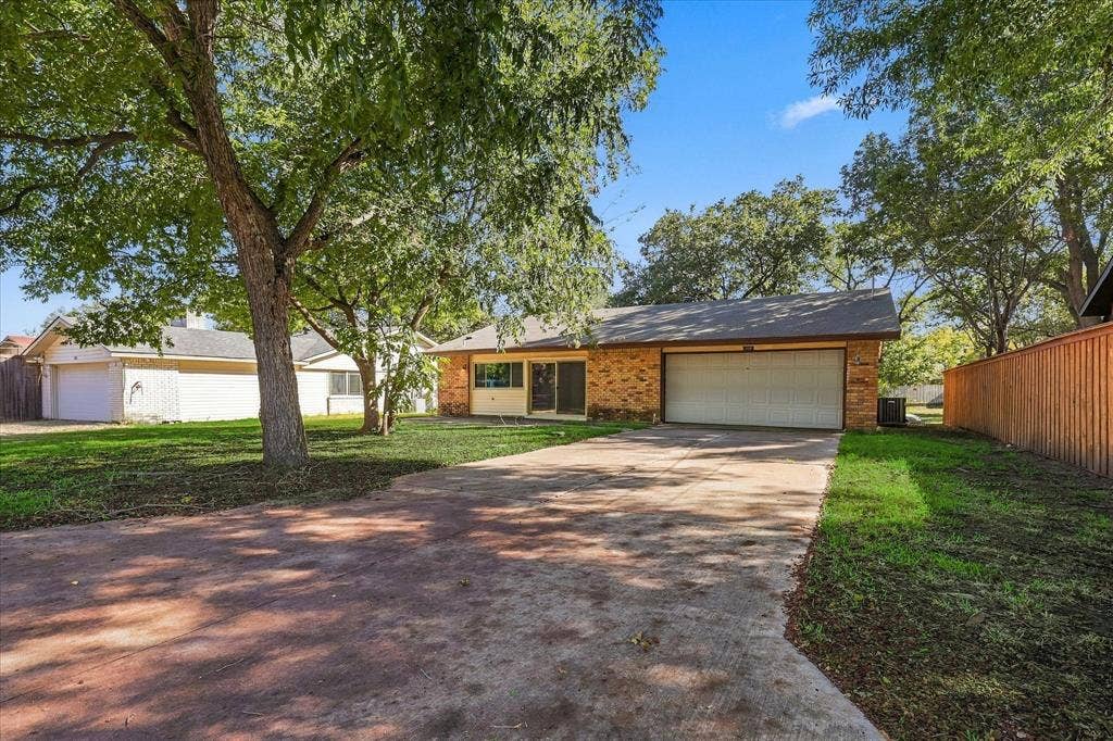 738 Timberdale Street, Grand Prairie, TX 75052 738 Timberdale Street, Grand Prairie, TX 75052