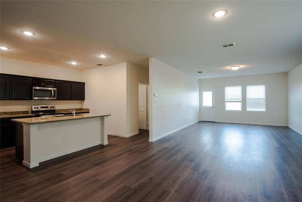 6427 Bishop Drive, Forney, TX 75126 6427 Bishop Drive, Forney, TX 75126