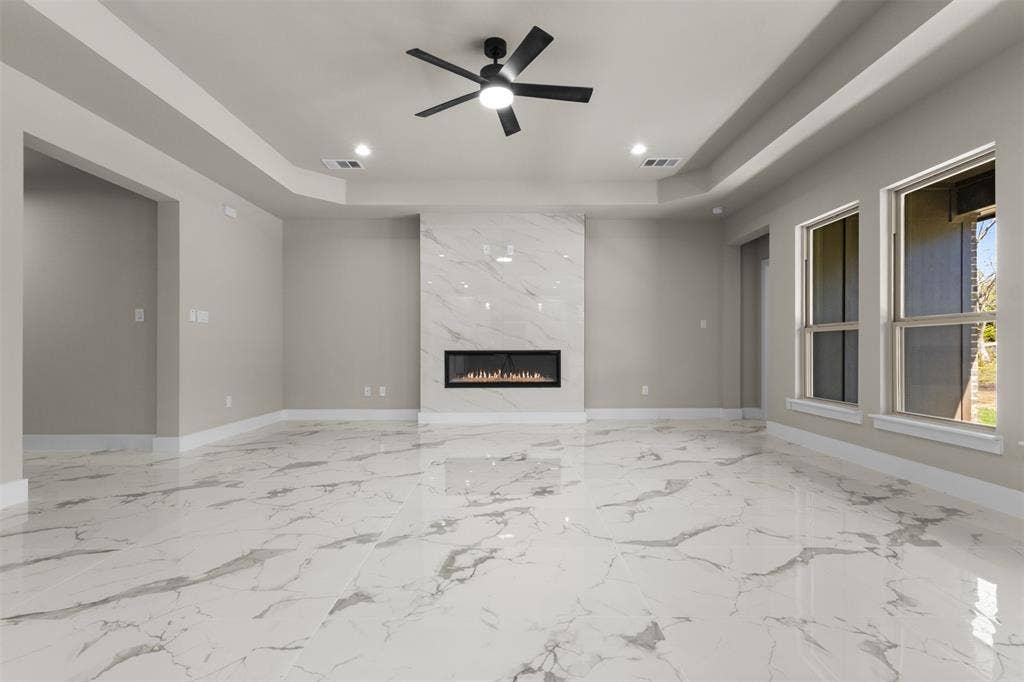 1594 E Springcrest Circle, Lancaster, TX 75134