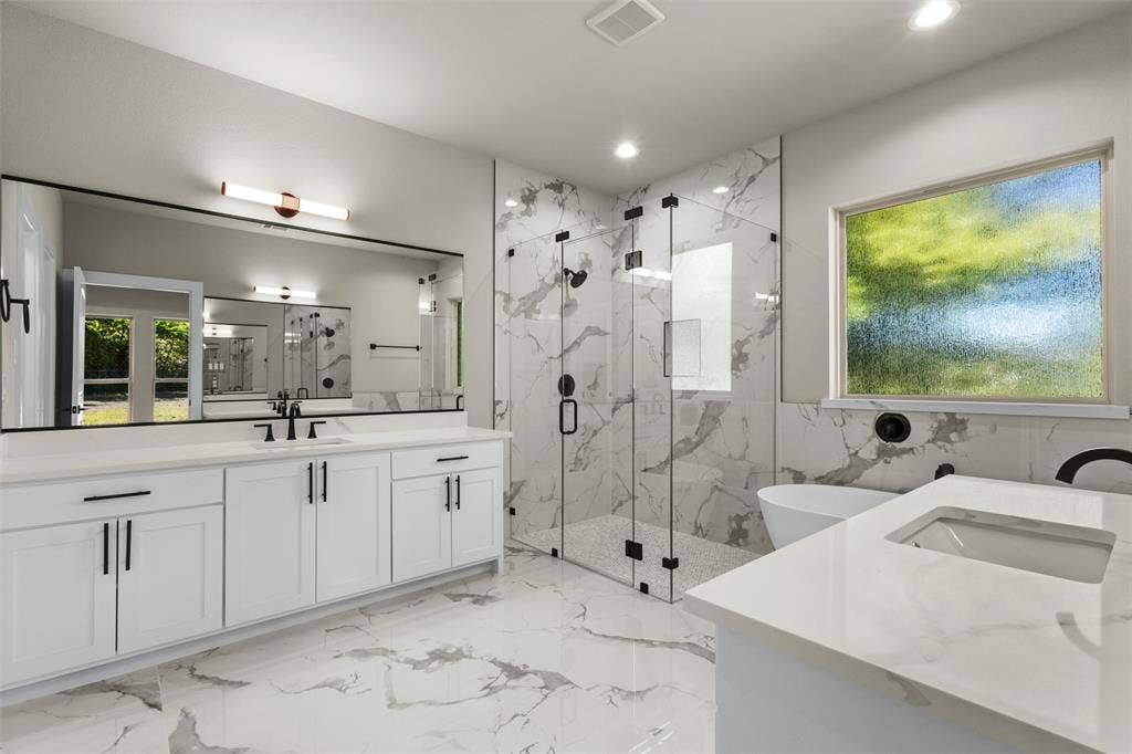 1594 E Springcrest Circle, Lancaster, TX 75134