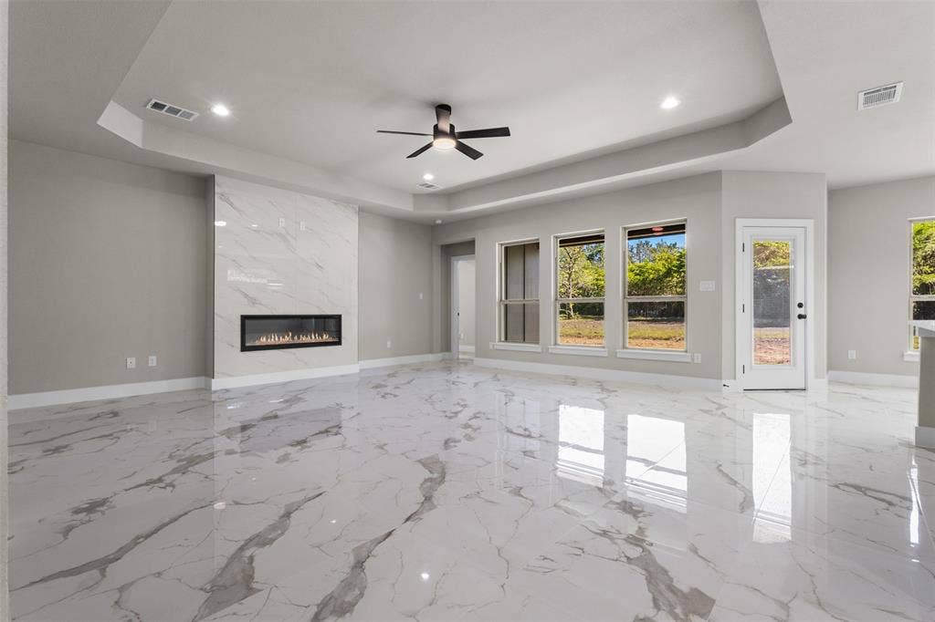 1594 E Springcrest Circle, Lancaster, TX 75134