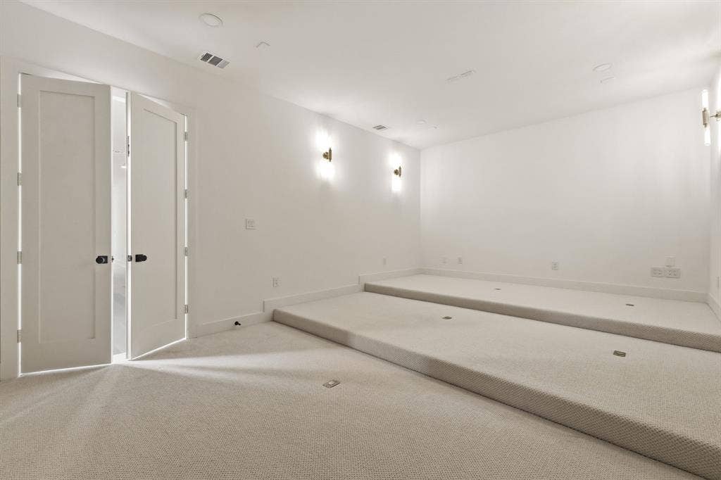 7153 Cornelia Lane, Dallas, TX 75214
