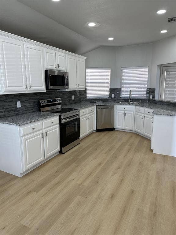 3160 Delaford Drive, Carrollton, TX 75007 3160 Delaford Drive, Carrollton, TX 75007