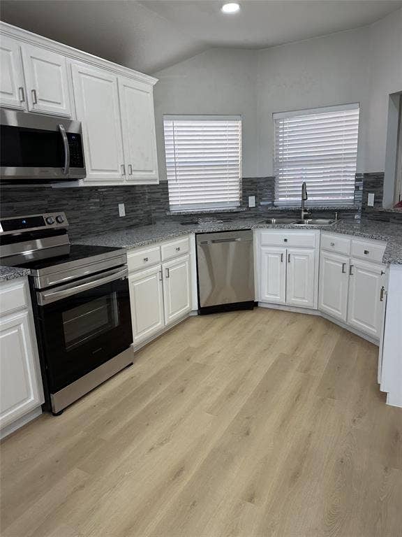 3160 Delaford Drive, Carrollton, TX 75007 3160 Delaford Drive, Carrollton, TX 75007