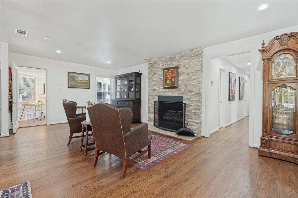 447 W Colorado Boulevard, Dallas, TX 75208 447 W Colorado Boulevard, Dallas, TX 75208