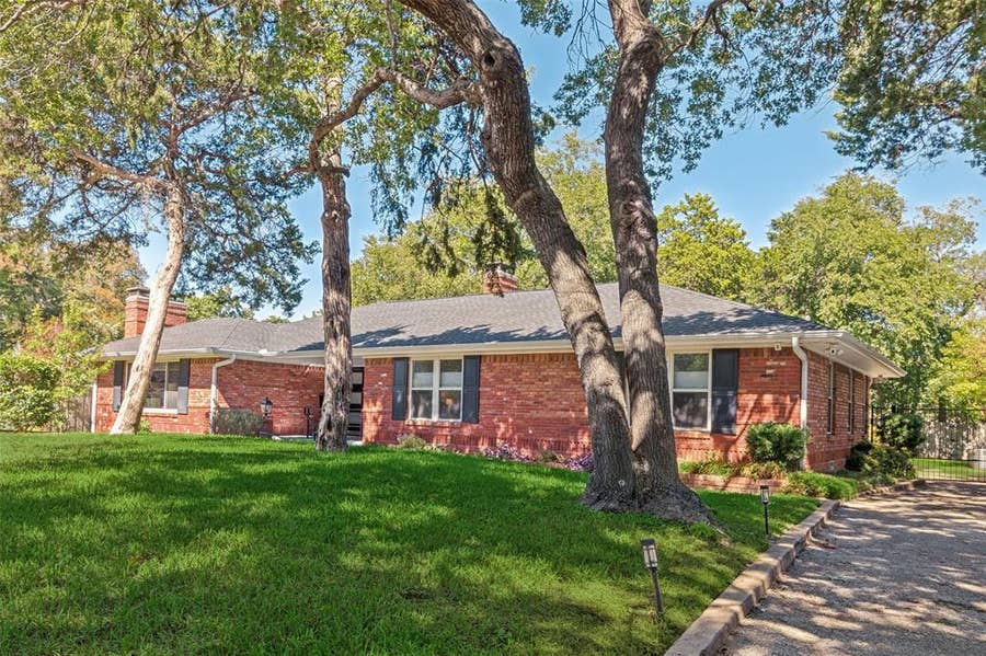 Property photo for 447 W Colorado Boulevard, Dallas, TX