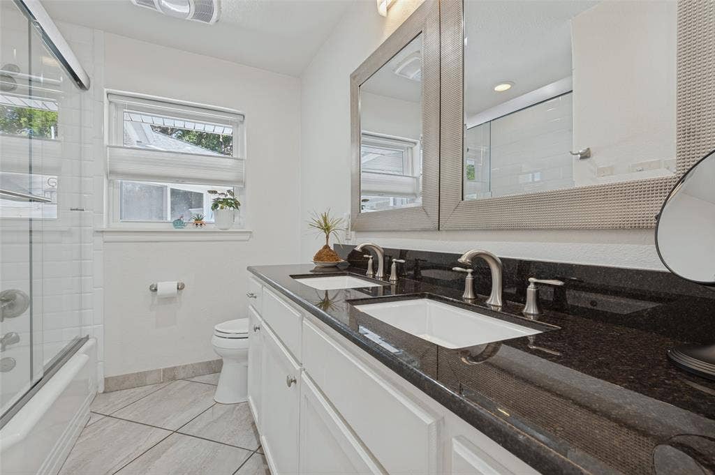 447 W Colorado Boulevard, Dallas, TX 75208 447 W Colorado Boulevard, Dallas, TX 75208