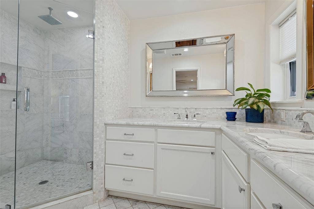 447 W Colorado Boulevard, Dallas, TX 75208 447 W Colorado Boulevard, Dallas, TX 75208