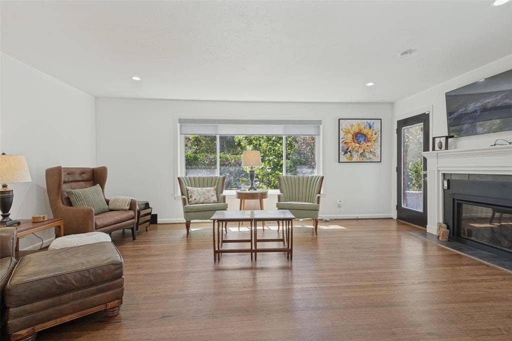 447 W Colorado Boulevard, Dallas, TX 75208 447 W Colorado Boulevard, Dallas, TX 75208