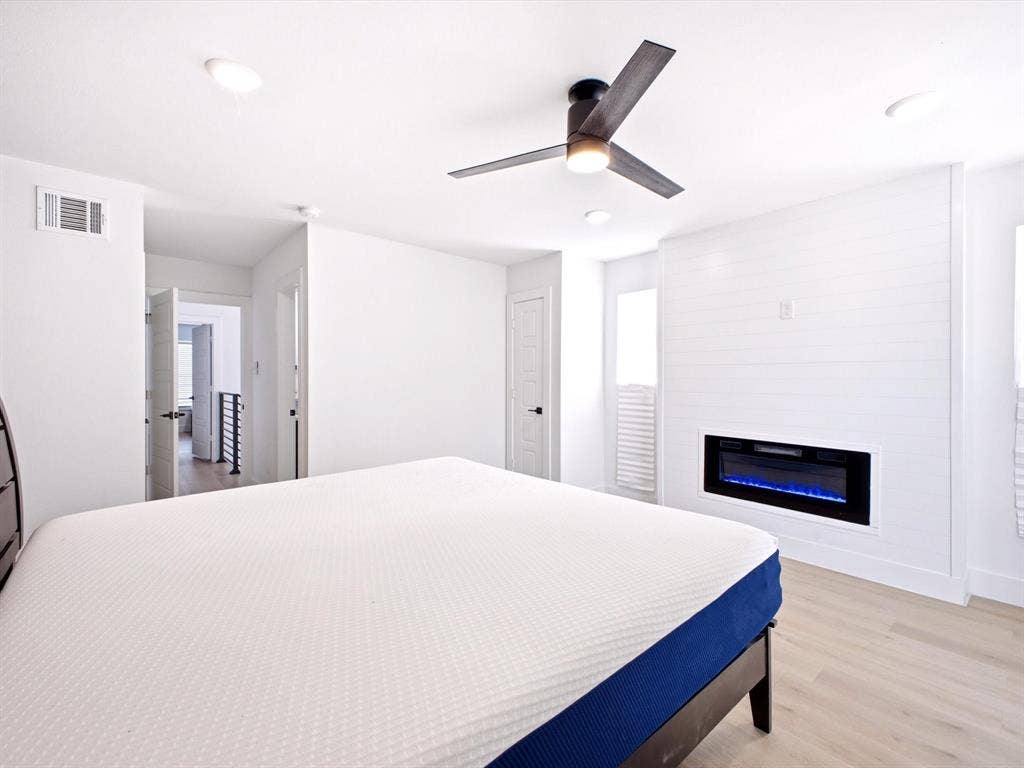 2404 Anderson Street, Dallas, TX 75215 2404 Anderson Street, Dallas, TX 75215