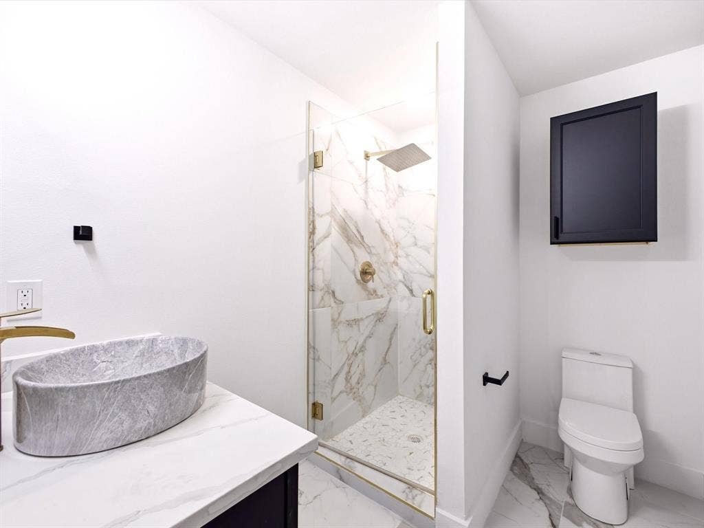 2404 Anderson Street, Dallas, TX 75215 2404 Anderson Street, Dallas, TX 75215