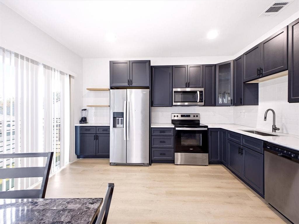 2404 Anderson Street, Dallas, TX 75215 2404 Anderson Street, Dallas, TX 75215