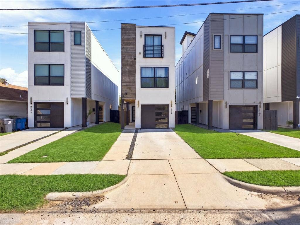 2404 Anderson Street, Dallas, TX 75215 2404 Anderson Street, Dallas, TX 75215