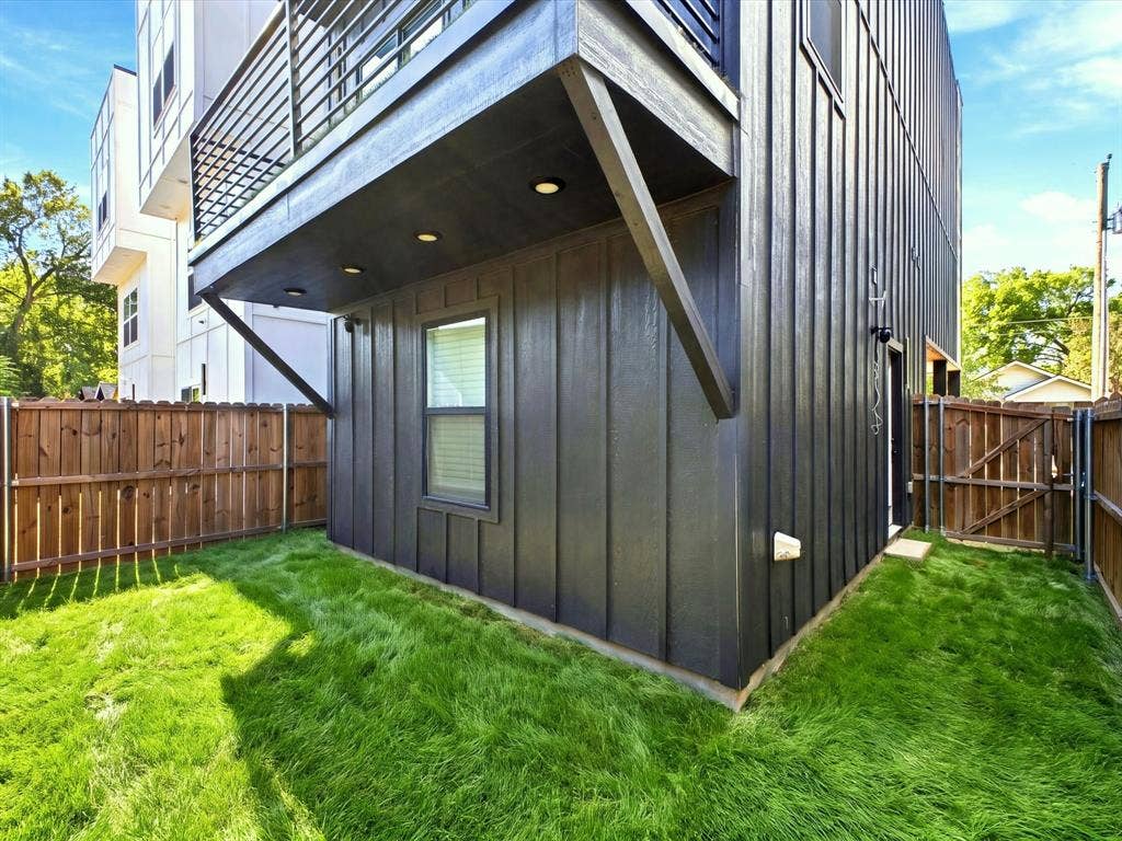 2404 Anderson Street, Dallas, TX 75215 2404 Anderson Street, Dallas, TX 75215