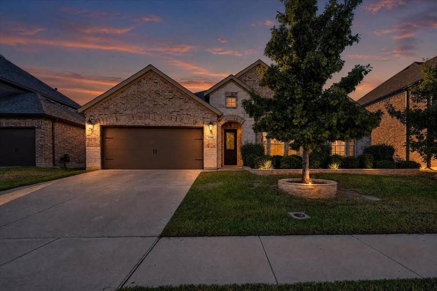 Property photo for 7105 Elk Springs Drive, Argyle, TX