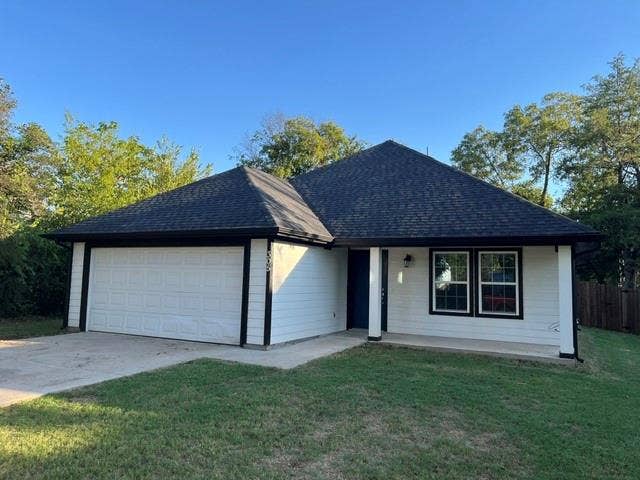305 W Houston Street, Leonard, TX 75452