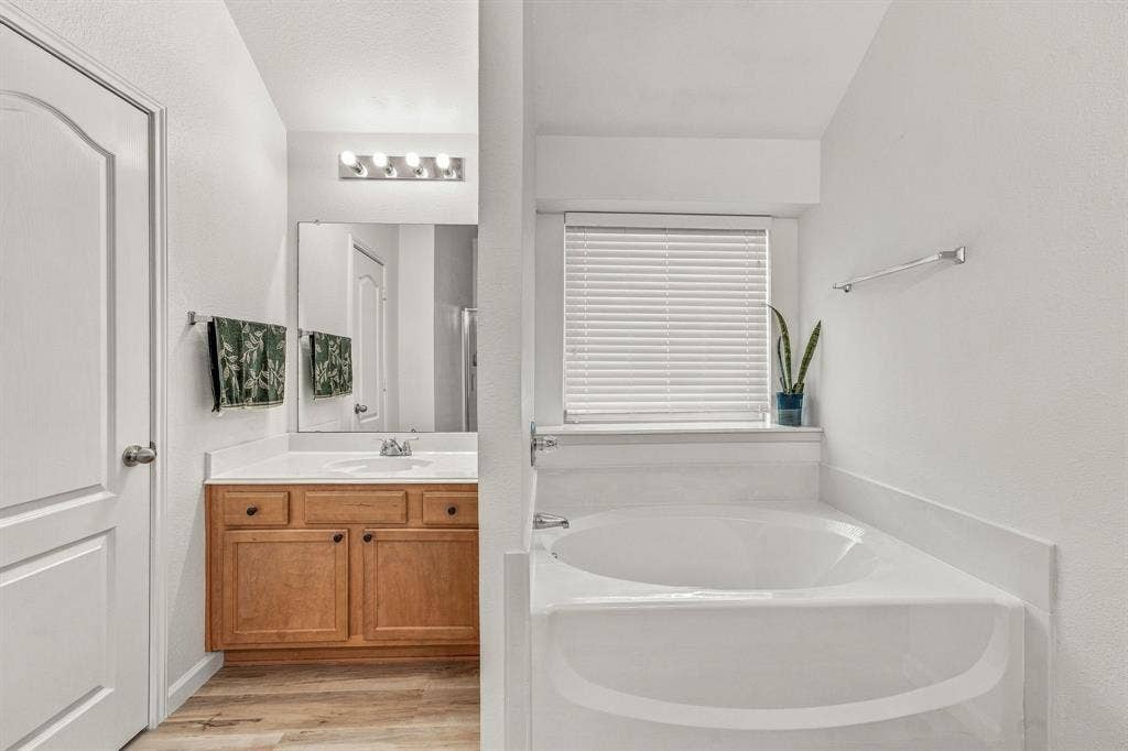 3128 Meandering Way, Granbury, TX 76049