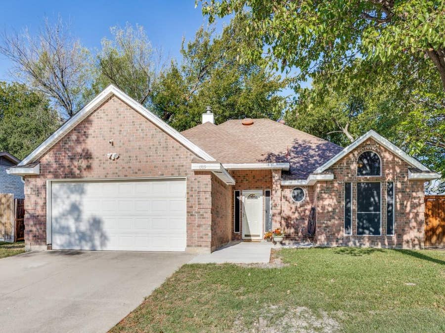 Property photo for 1709 Quail Drive, Garland, TX