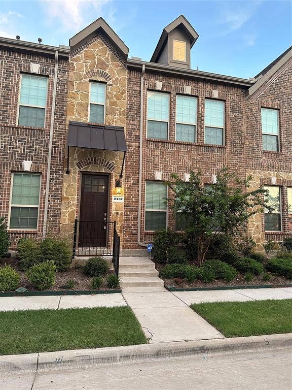 Property photo for 2402 Siskiyou Street, Lewisville, TX