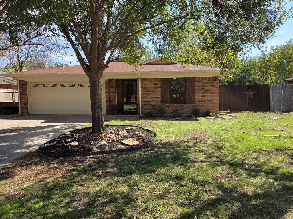 421 Allencrest Drive, White Settlement, TX 76108 421 Allencrest Drive, White Settlement, TX 76108
