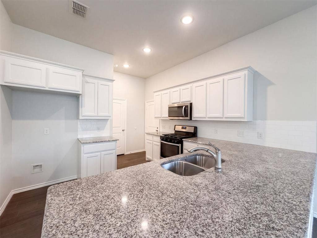 2825 Journey Lane, Heartland, TX 75114