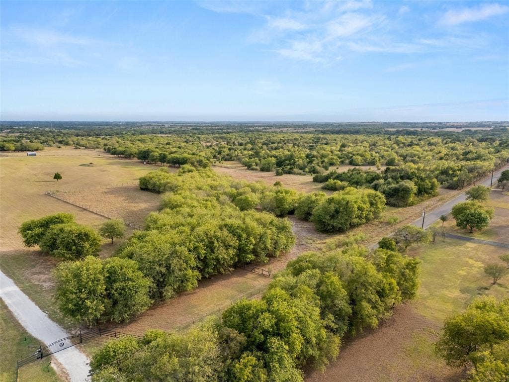000 Hodge, Eddy, TX 76524