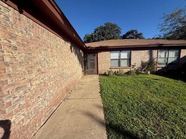 Property photo for 405 Dunaway Lane, Azle, TX
