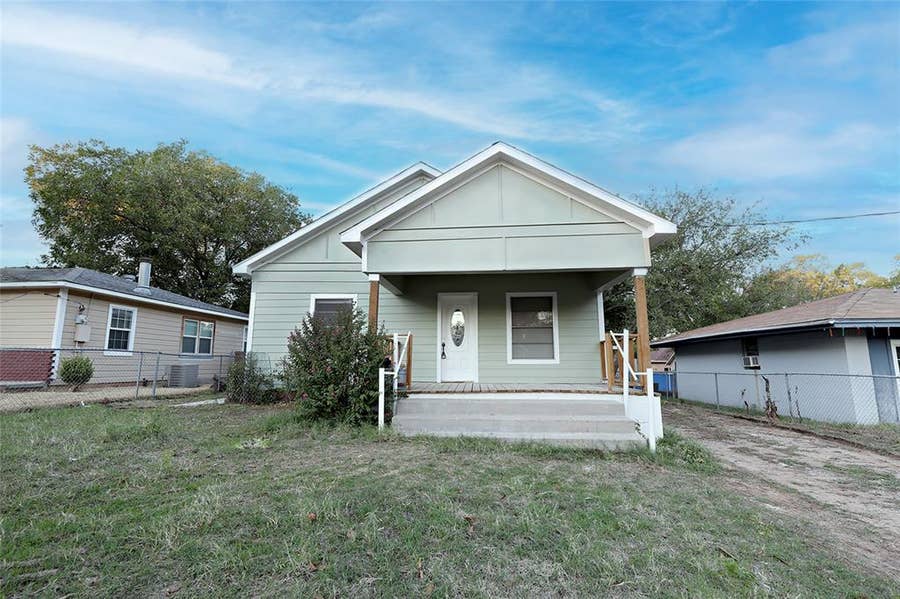 Property photo for 507 Orchard Street, Bowie, TX