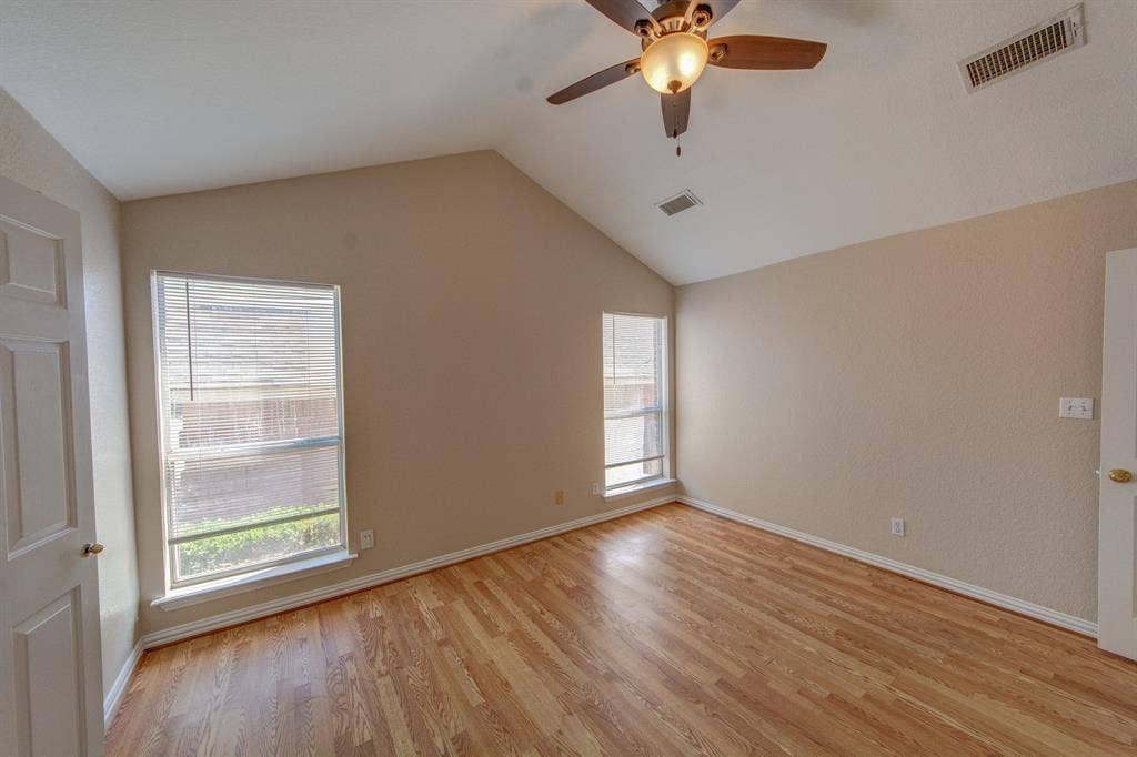 1224 Falcon Trail, Bedford, TX 76021